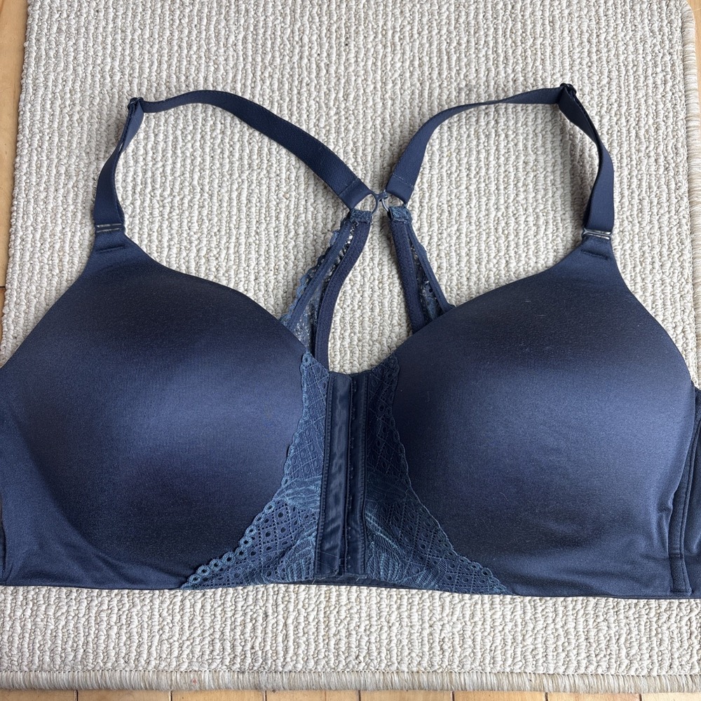 Cacique 44D Lightly Lined Full Coverage No wire front close blue lace Bra